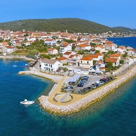 Penzion And With A Swimming Pool Kali, Ugljan - 14083 3*